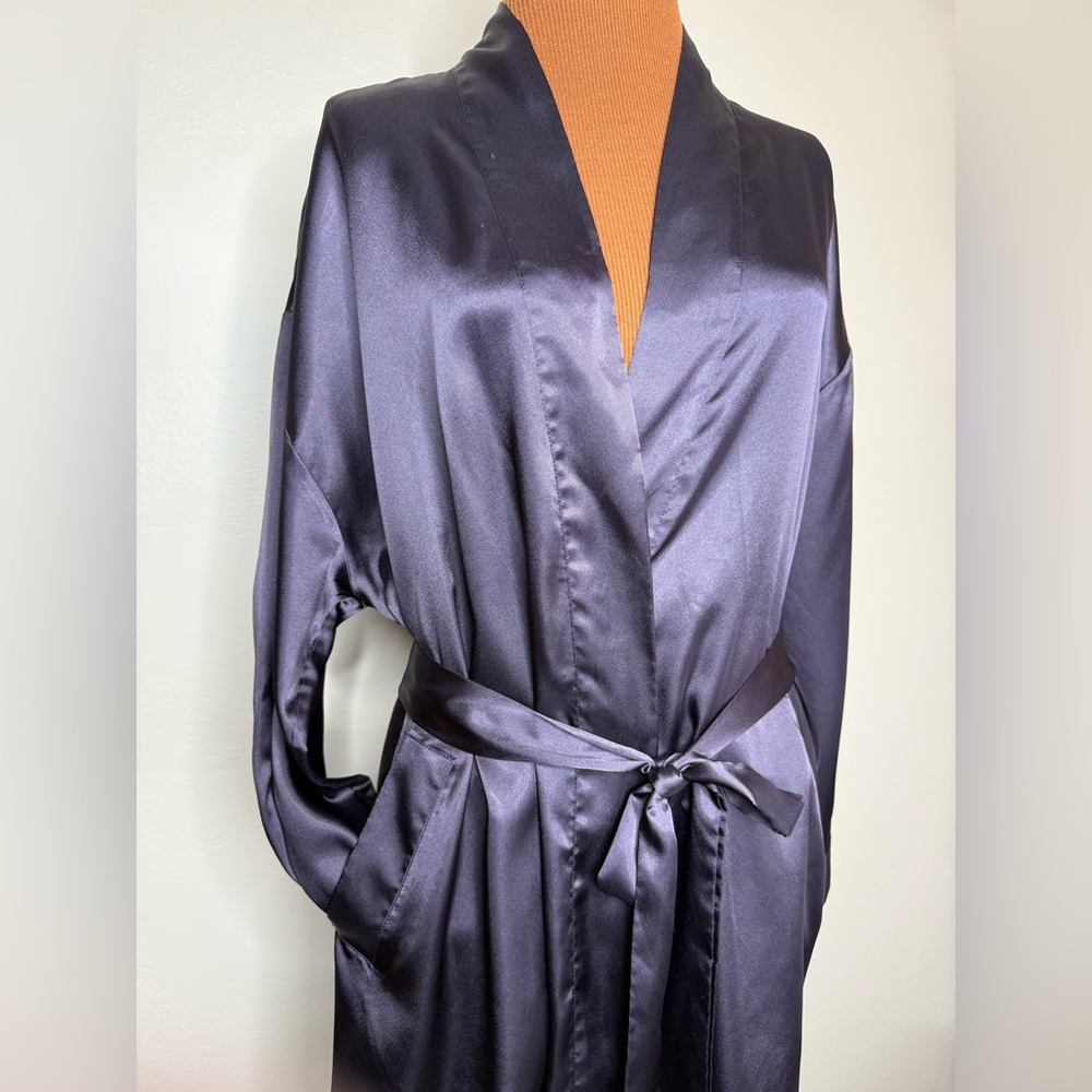 Victoria's Secret Navy Blue Satin Robe One Size Tie Attached Belt Long Sleeve - Picture 2 of 8